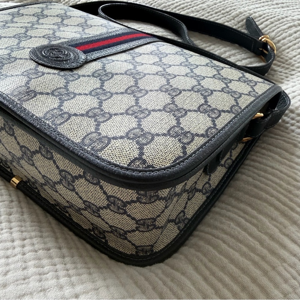 ❌sold❌Gucci Monogram Flap Shoulder Crossbody Bag - Picture 3 of 10